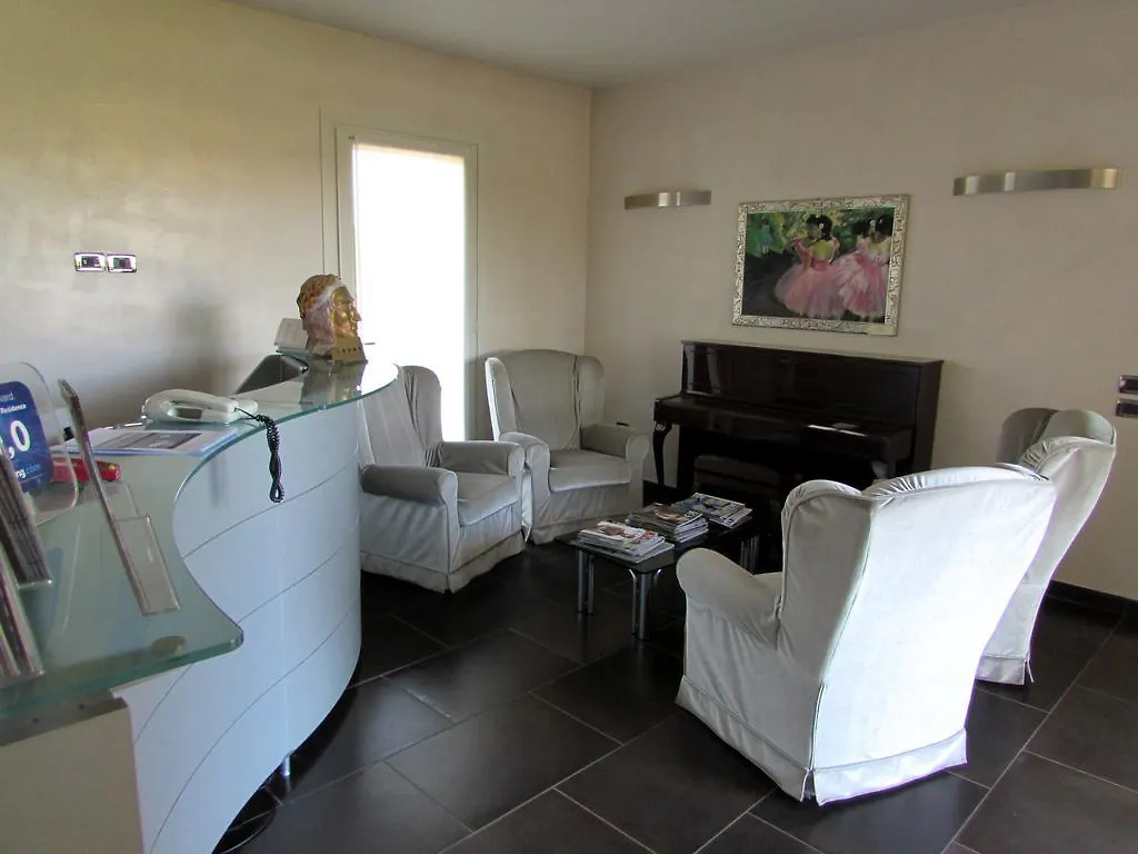 Hotel Dante Residence Mantova 4*,