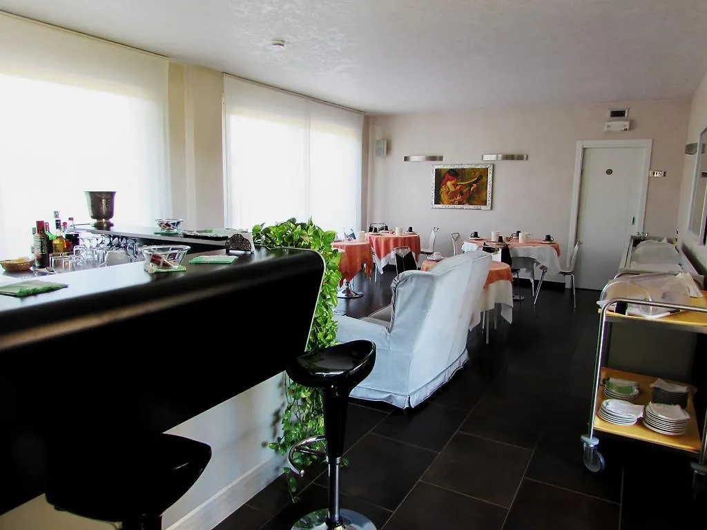 Hotel Dante Residence Mantova 4*,